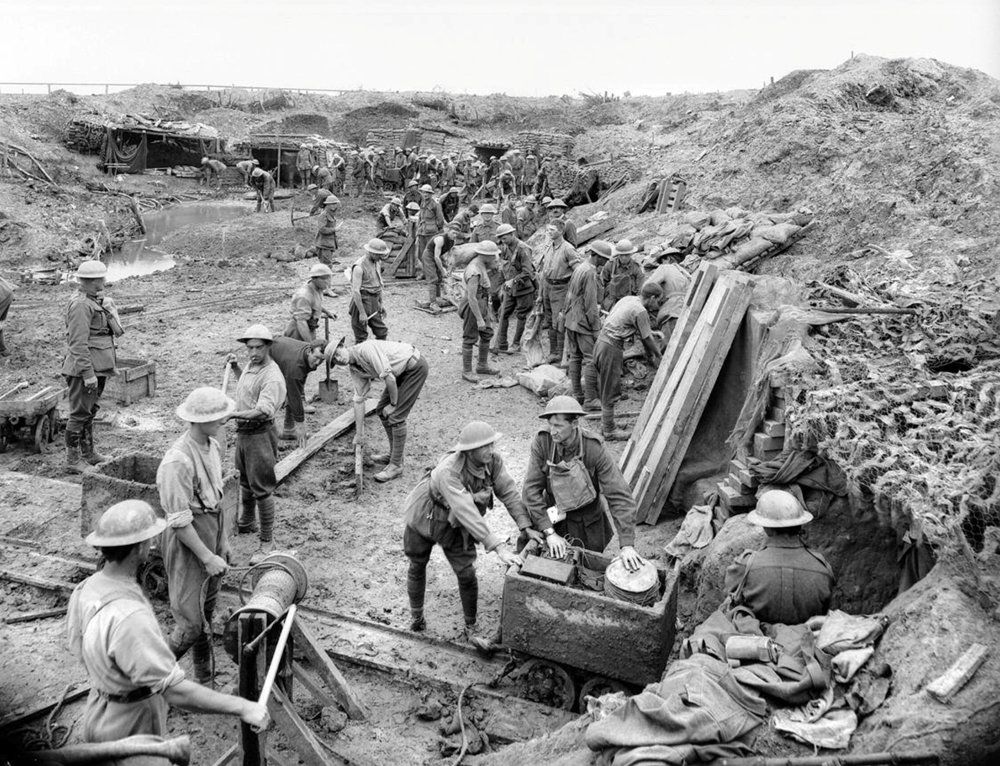 Miners of the 1st Australian Tunnelling Company excavating dugouts for brigade HQ at Hooge Crater